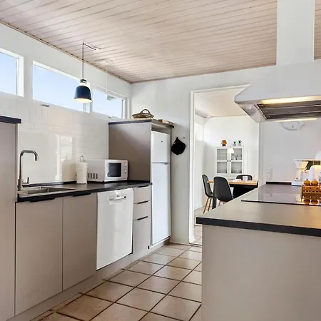 Three Bedroom Amazing In Sydals בית נופש