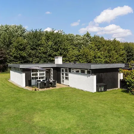 Three Bedroom Amazing In Sydals Semesterbostad Skovbyballe