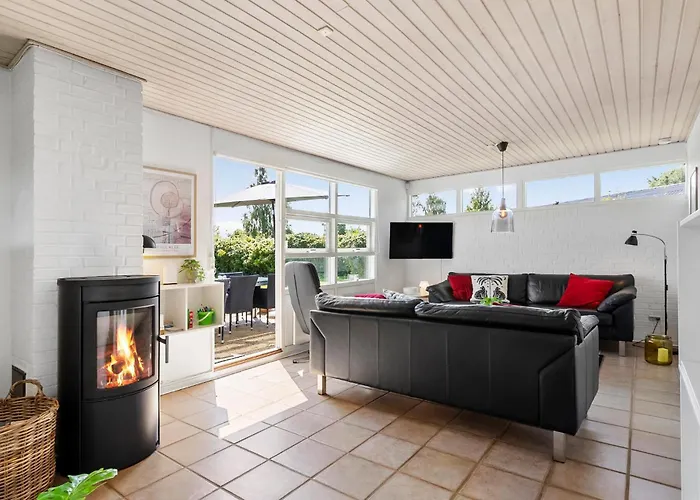 Three Bedroom Amazing In Sydals Semesterbostad *